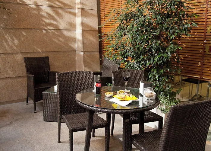 ホテル Sercotel Tres Luces