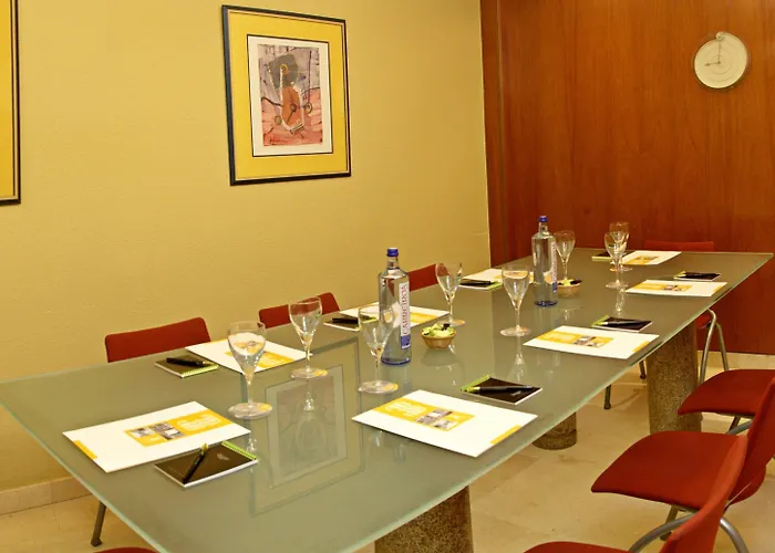 ホテル Sercotel Tres Luces